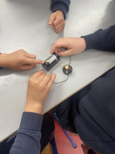 3rd Class Science – Building Circuits