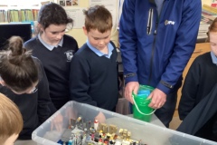 9EF00F1D-8C79-4E40-9B2D-4C366CE33005